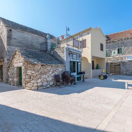 Apartments And Rooms Jakov Primosten Bagian luar foto
