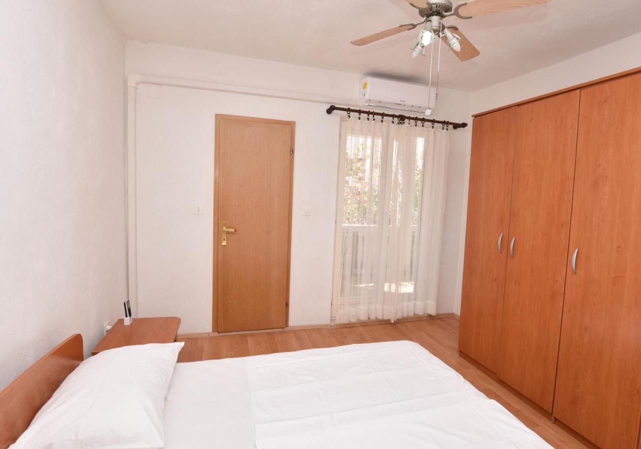 Apartments And Rooms Jakov Primosten Bagian luar foto