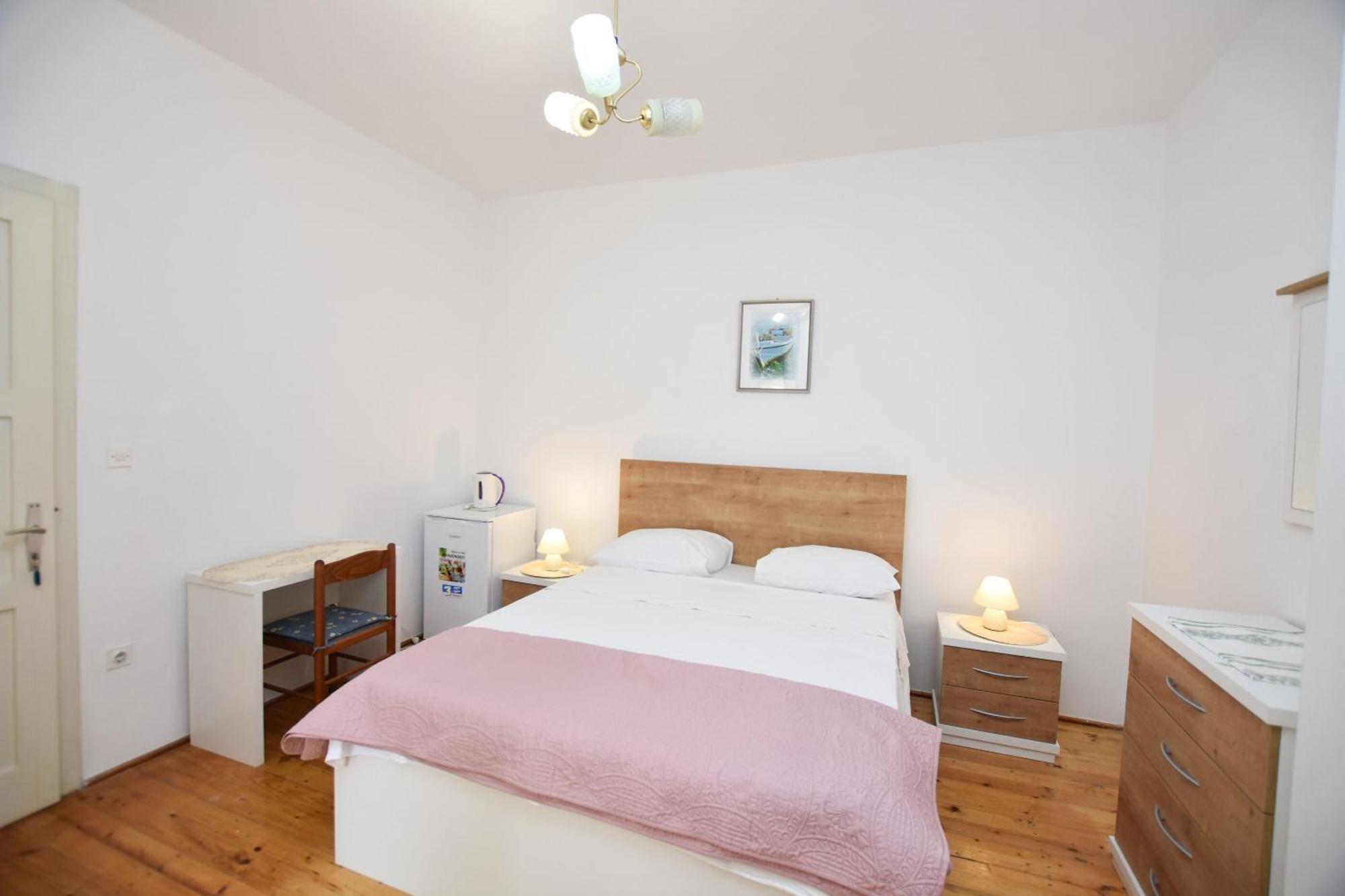 Apartments And Rooms Jakov Primosten Ruang foto