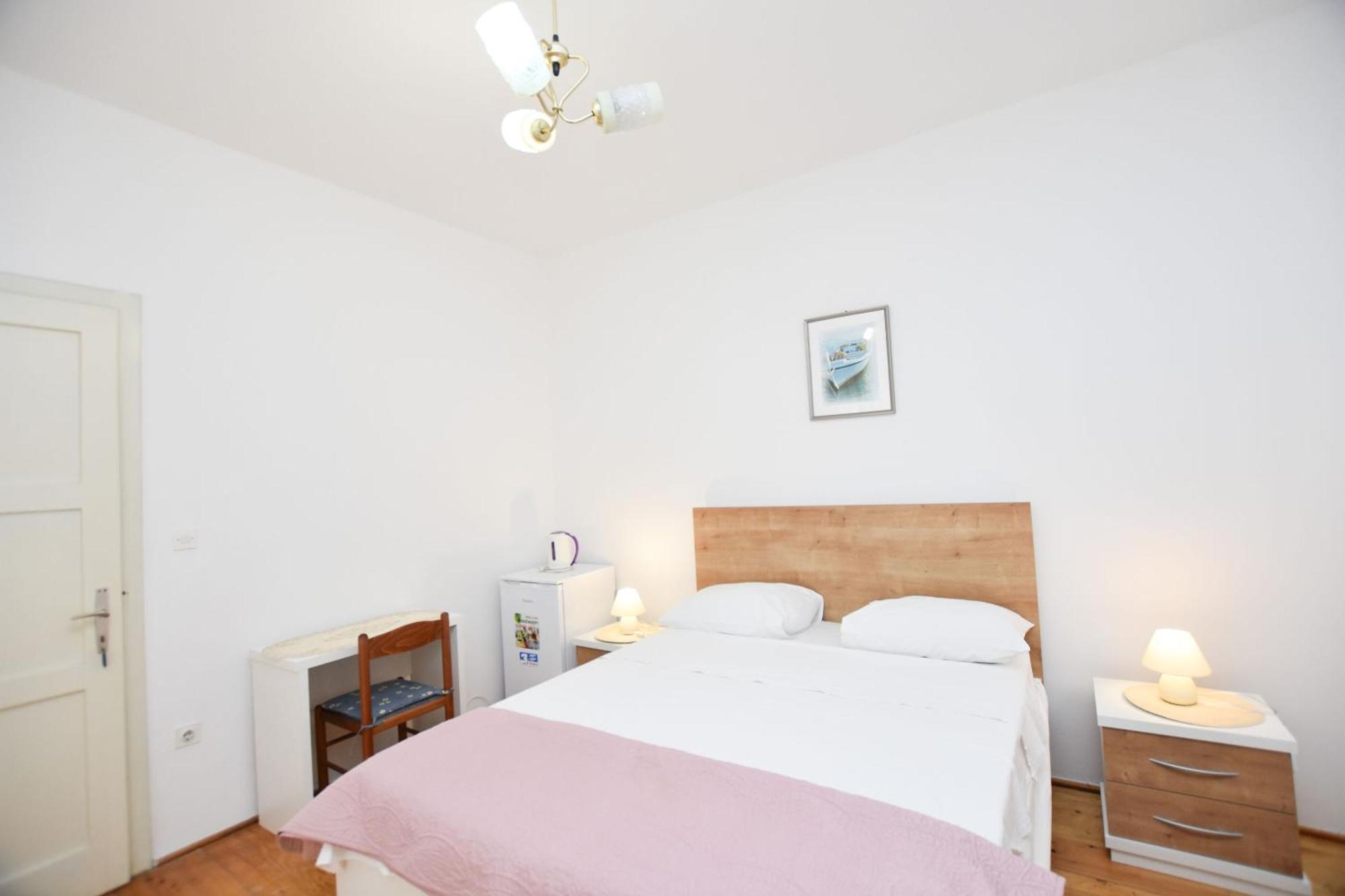 Apartments And Rooms Jakov Primosten Ruang foto