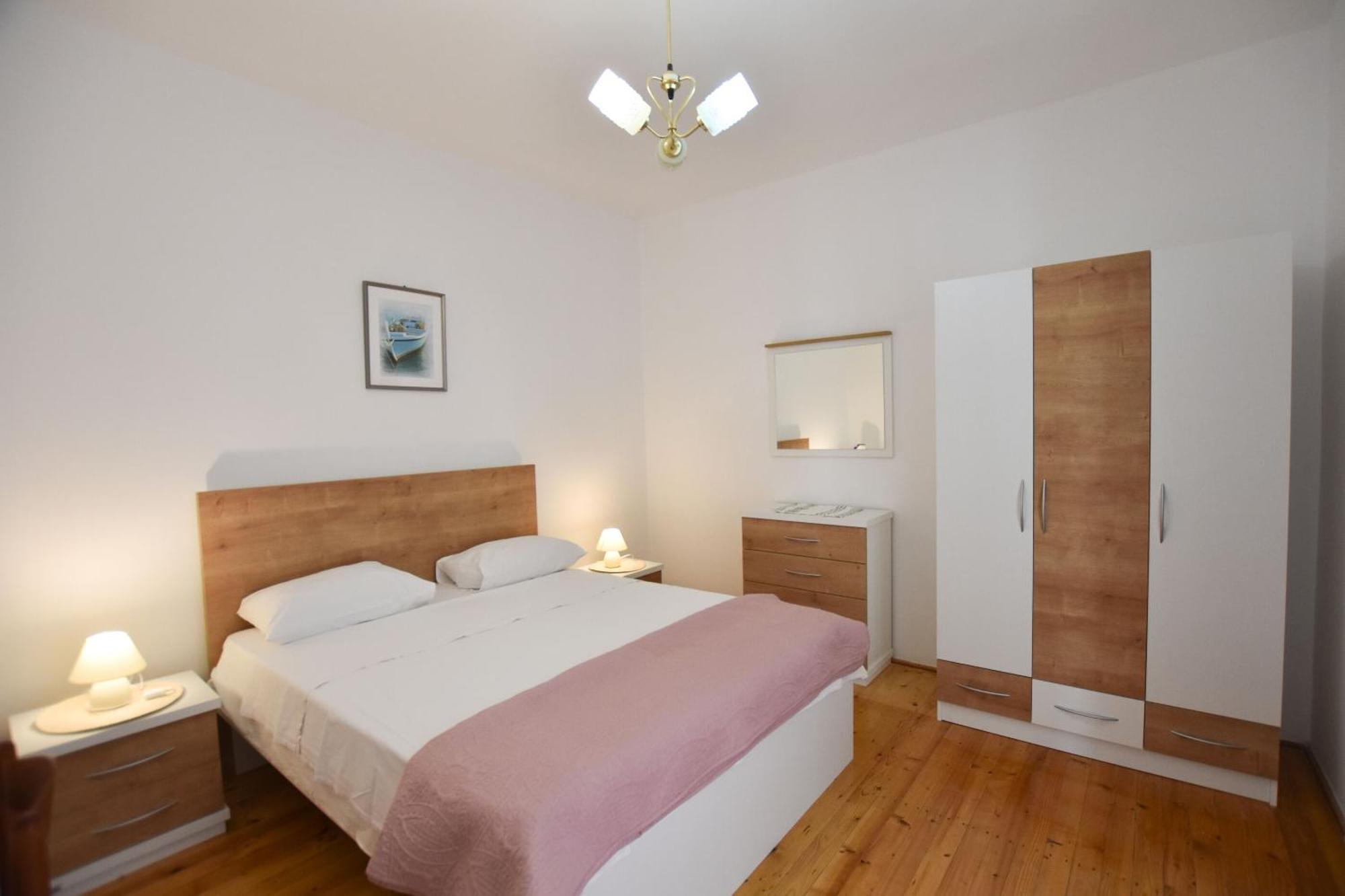 Apartments And Rooms Jakov Primosten Ruang foto