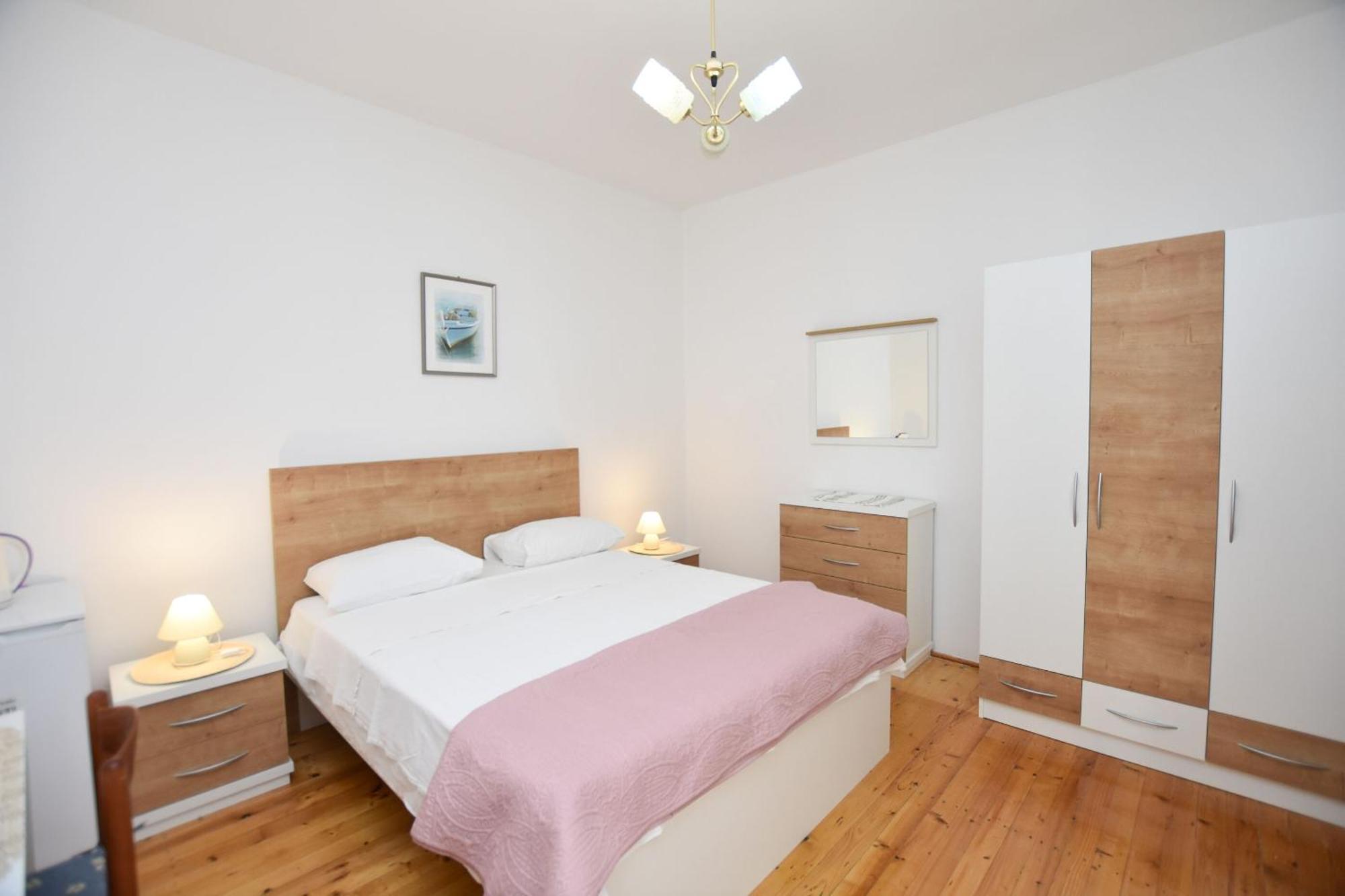 Apartments And Rooms Jakov Primosten Ruang foto