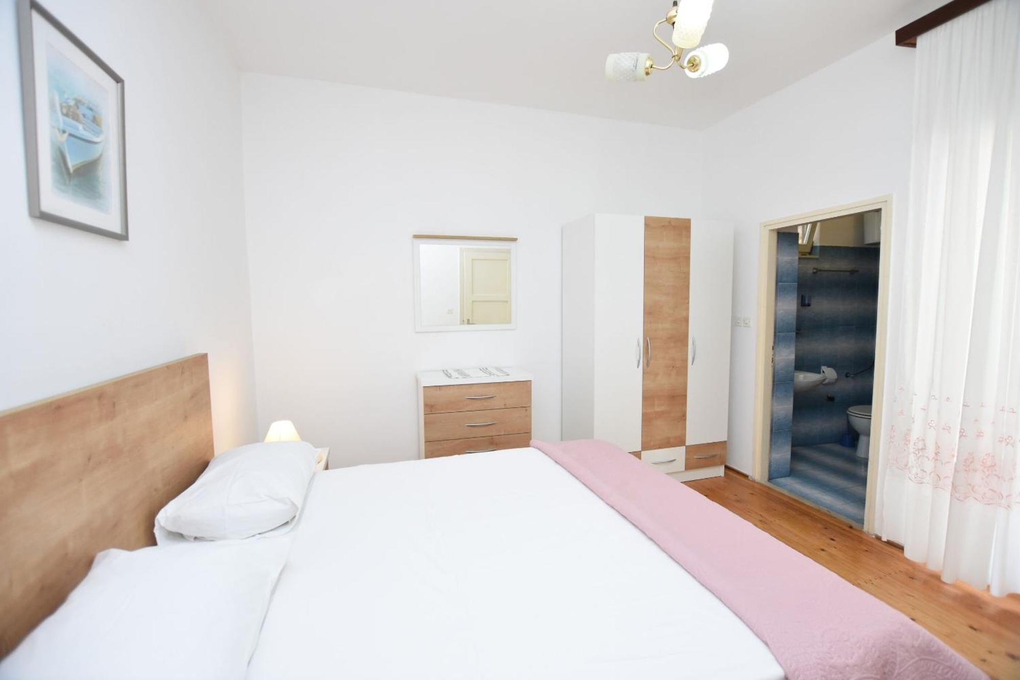 Apartments And Rooms Jakov Primosten Ruang foto