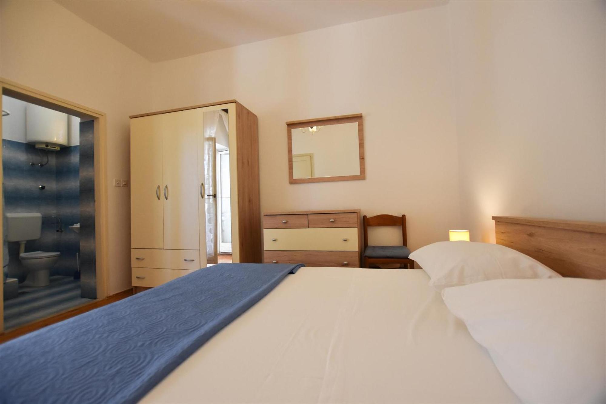 Apartments And Rooms Jakov Primosten Ruang foto