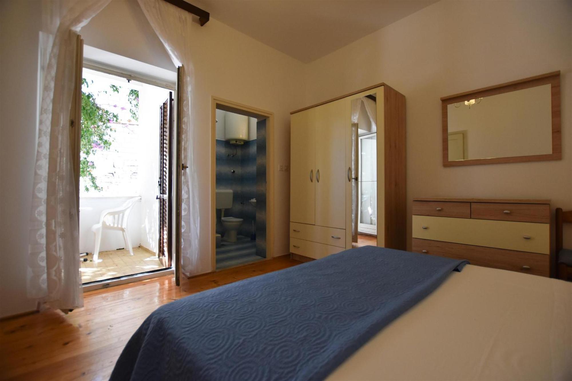 Apartments And Rooms Jakov Primosten Ruang foto