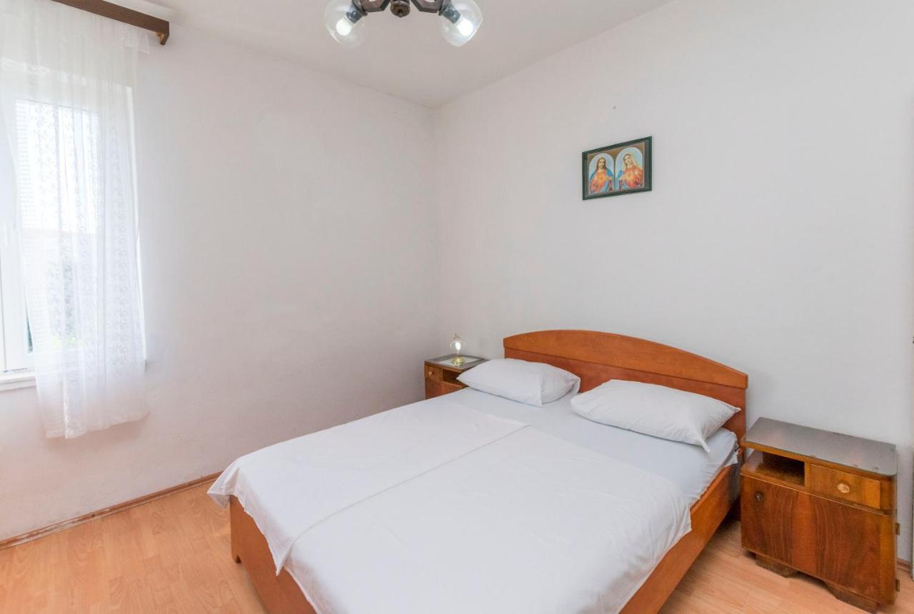 Apartments And Rooms Jakov Primosten Bagian luar foto