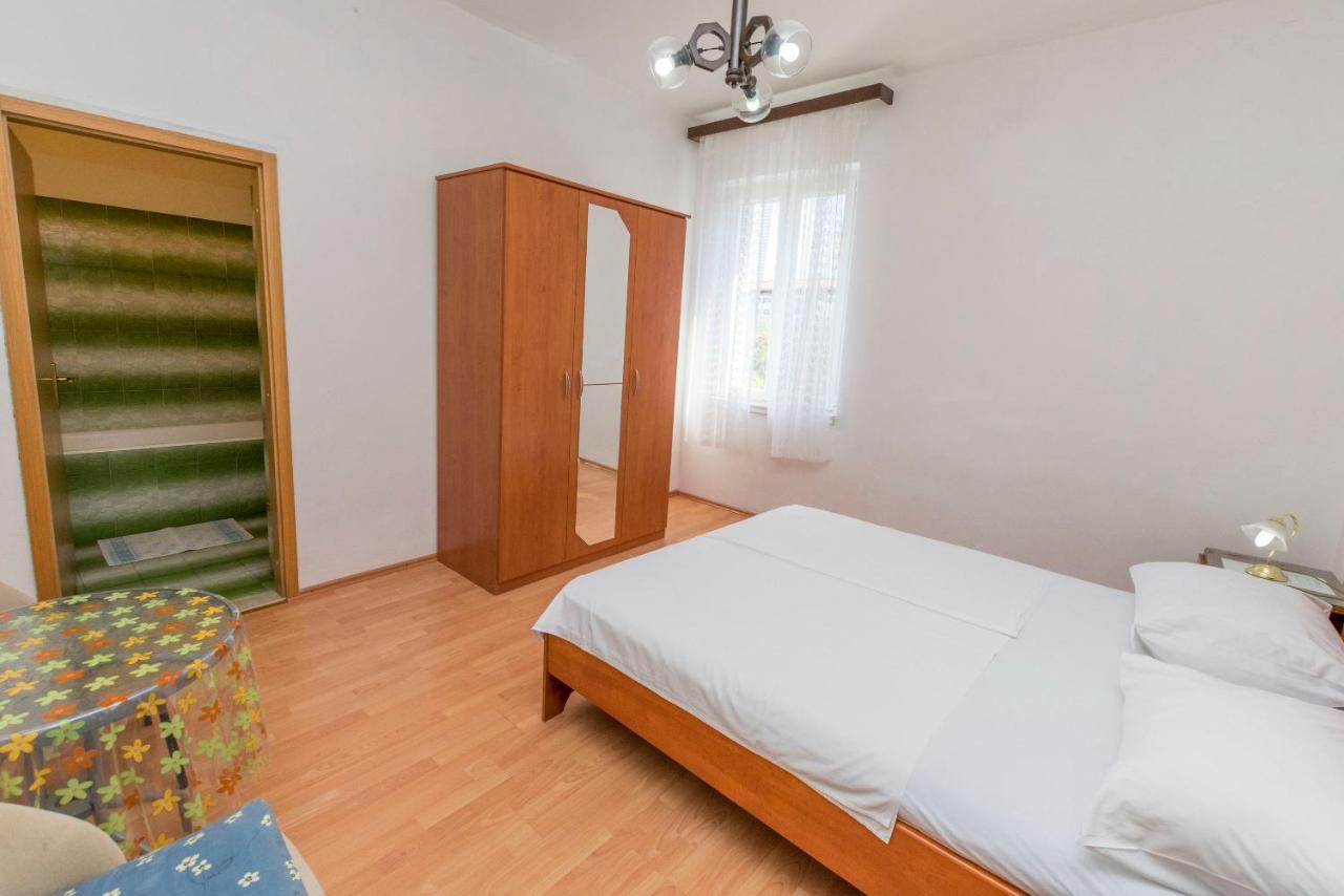 Apartments And Rooms Jakov Primosten Bagian luar foto