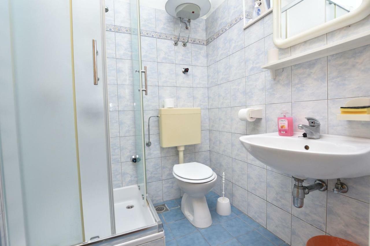Apartments And Rooms Jakov Primosten Bagian luar foto