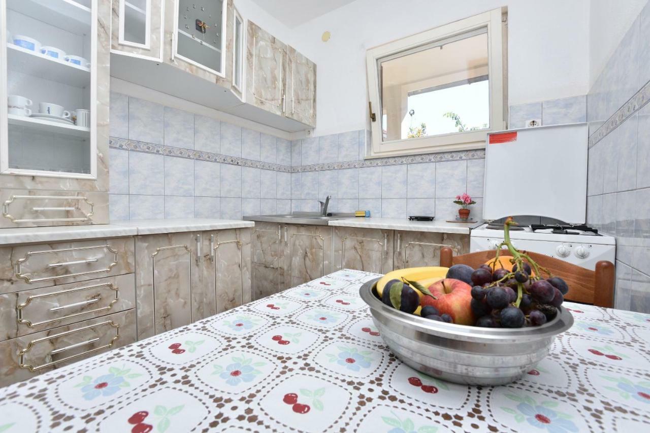 Apartments And Rooms Jakov Primosten Bagian luar foto