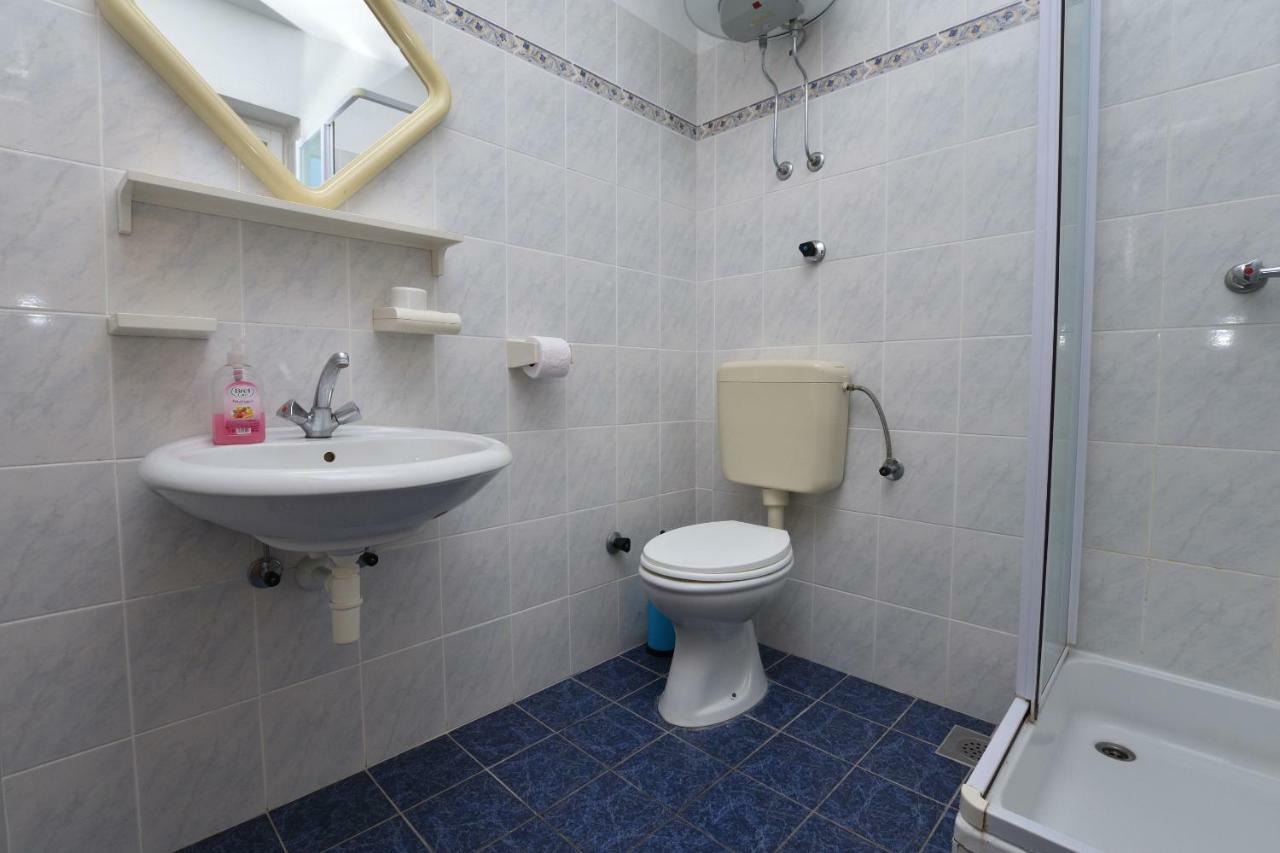 Apartments And Rooms Jakov Primosten Bagian luar foto